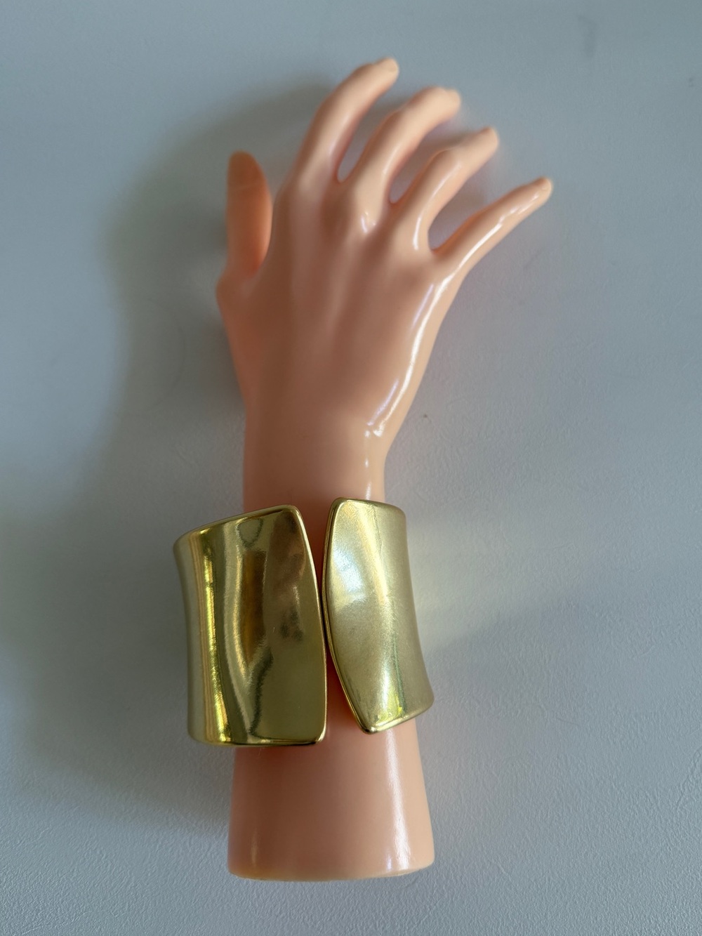 ANGELA CAPUTI Gold Resin Hinge Bracelet